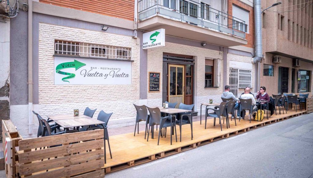 restaurante vuelva y vuelta aguilas