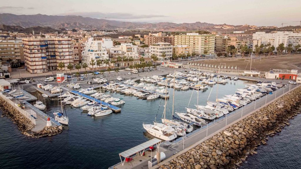 club nautico aguilas